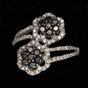 Black white diamond flower ring white gold new